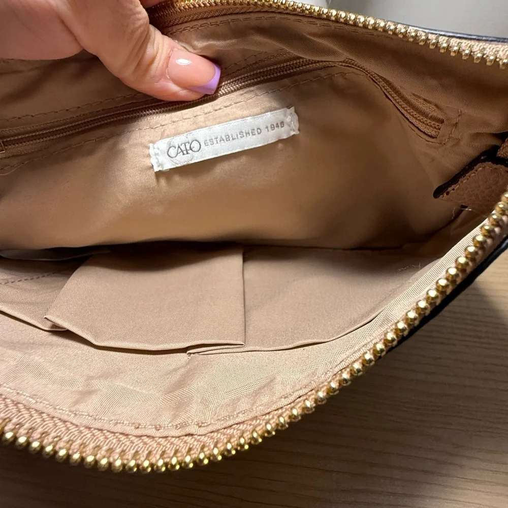 Cato wristlet NWOT - Picture 6 of 6